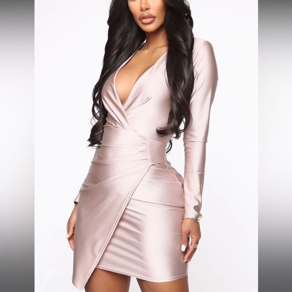 Blush mini dress - Picture 1 of 5